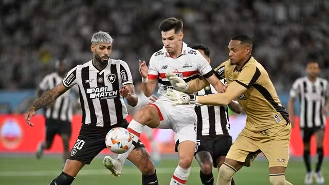 Botafogo pressiona, São Paulo sobrevive, e jogo de ida das quartas de final da Libertadores termina empatado