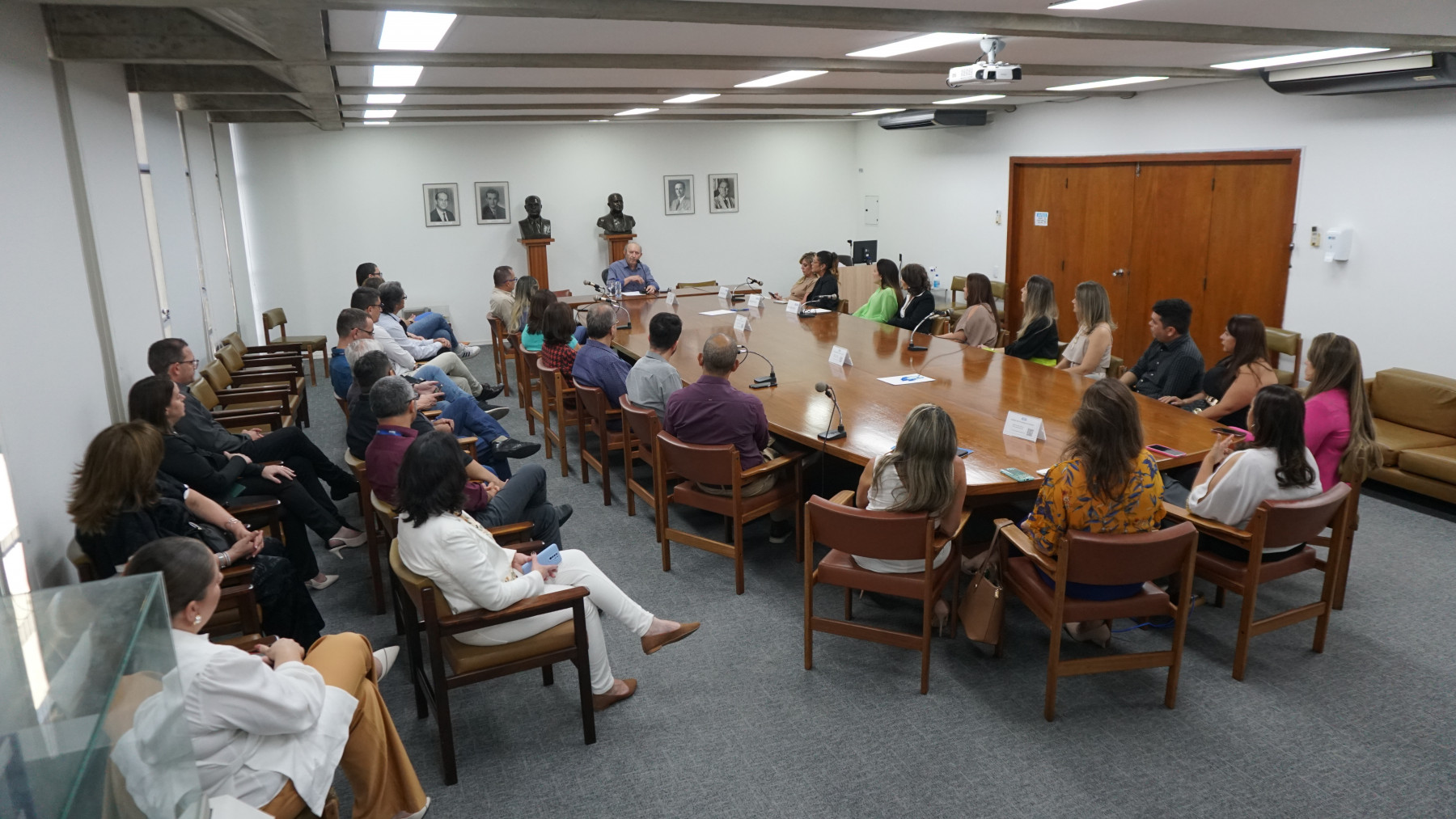 Presidente da FIEPB realiza reunião de alinhamento com gestores do Sistema Indústria na Paraíba