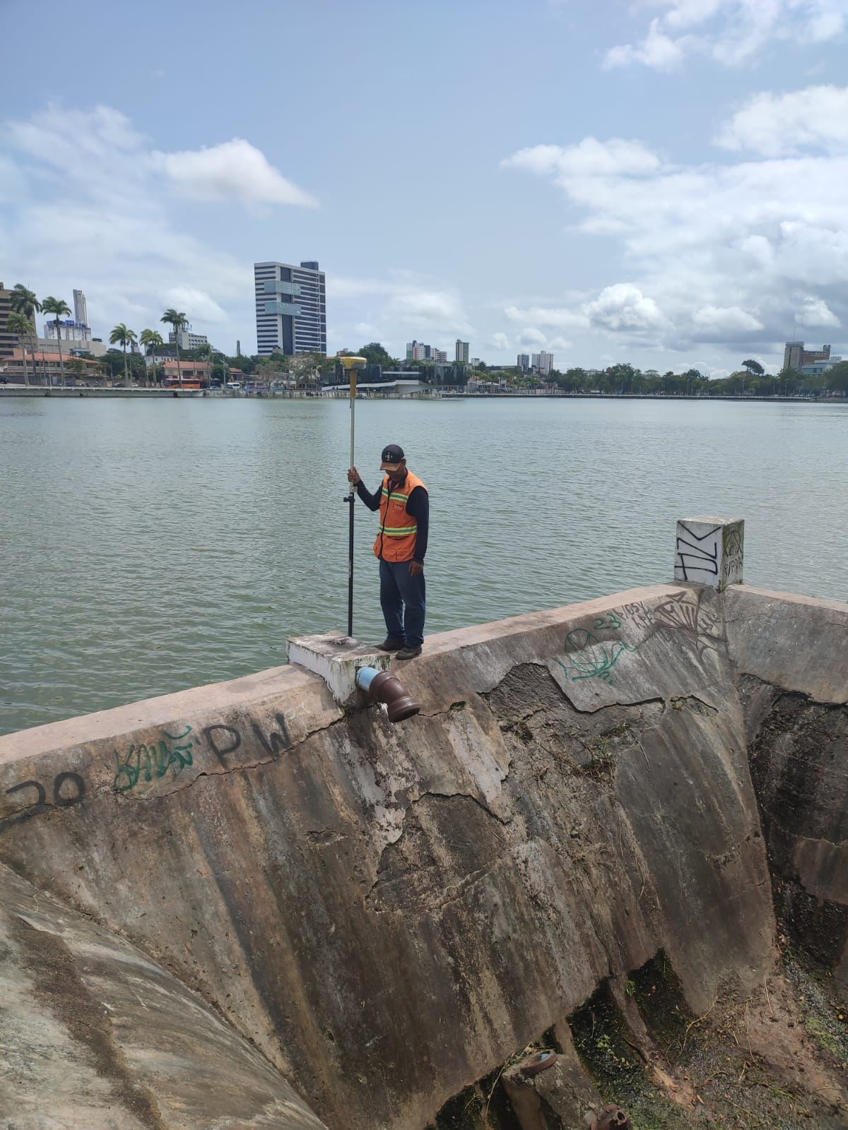 Prefeitura de Campina Grande realiza estudos de hidrologia e topografia no Açude Velho