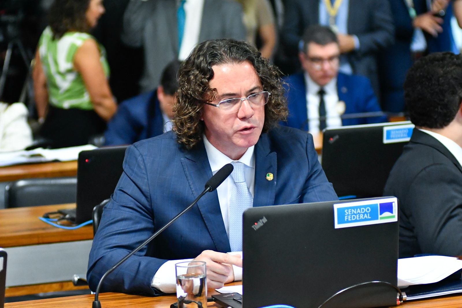 “Combustíveis do futuro”, Veneziano tem proposta aprovada na Comissão de Infraestrutura do Senado