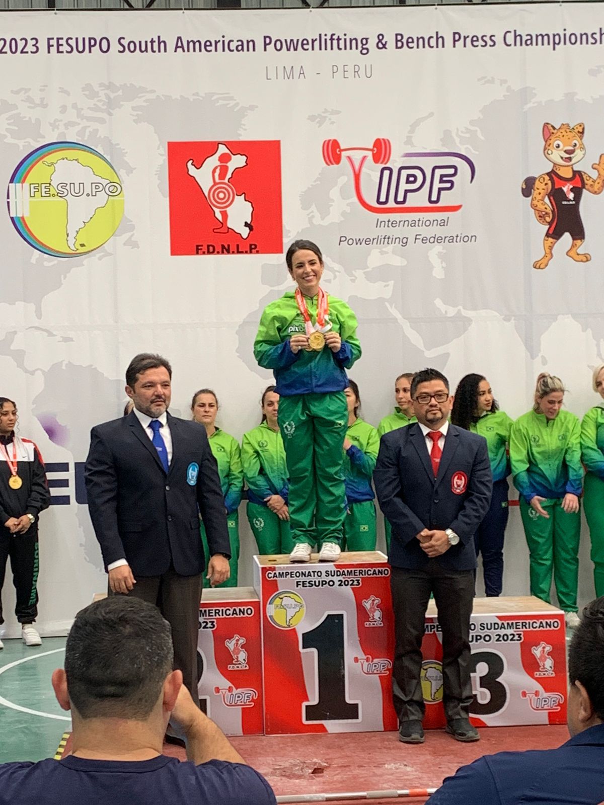 Mayara Rocha conquista título sul-americano de Powerlifting e bate recorde sul-americano no agachamento