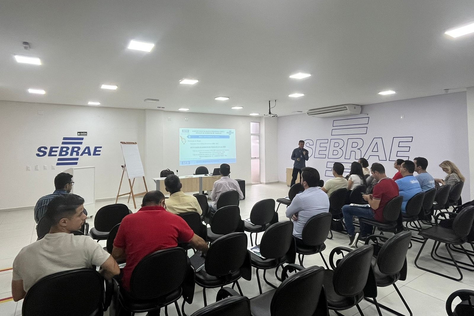 SESI realiza palestra sobre Saúde e Segurança no Trabalho no Sebrae de Campina Grande