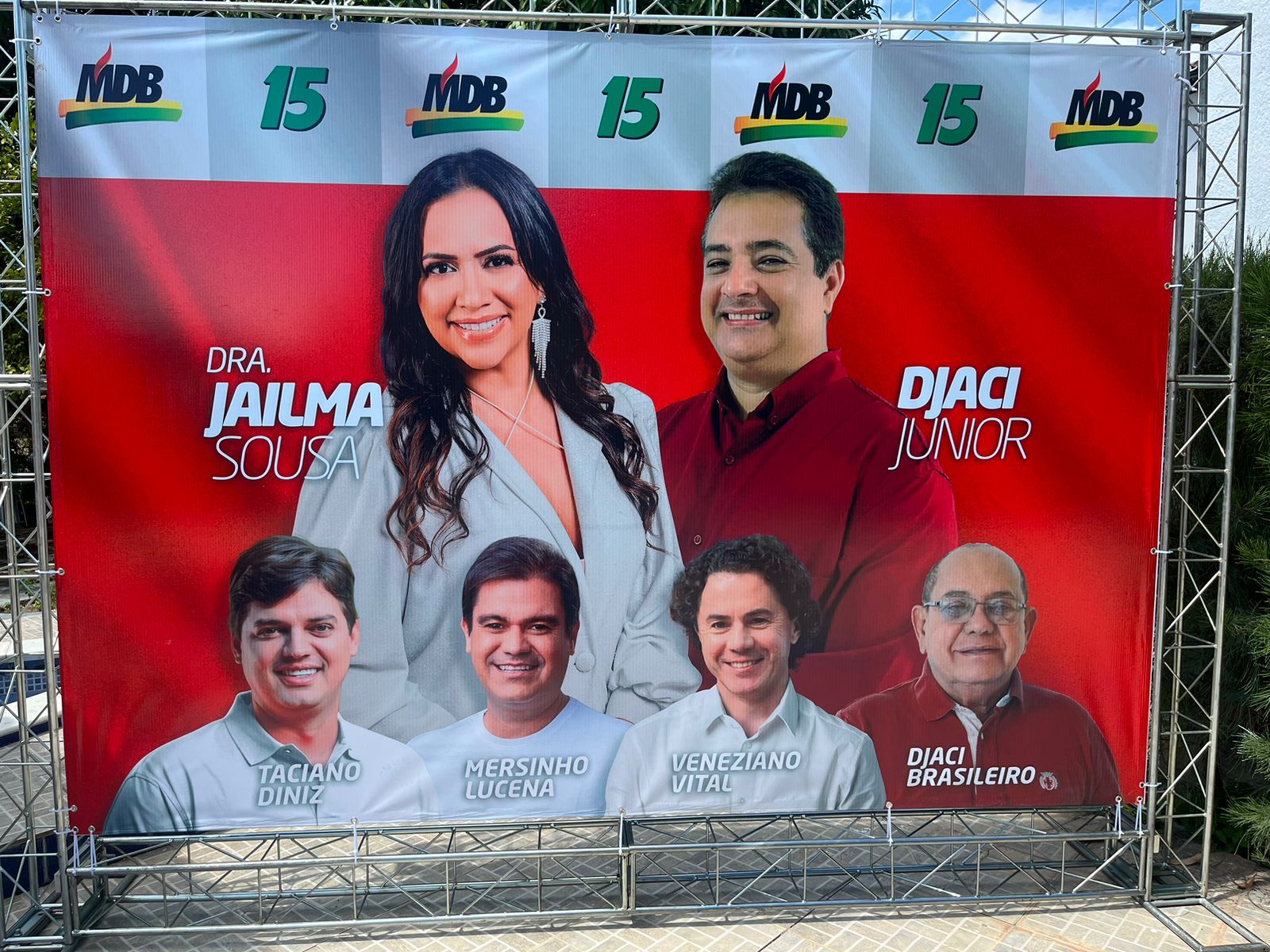 EM ITAPORANGA: Veneziano apresenta os pré-candidatos do MDB Jailma Sousa Prefeita e Djaci Júnior Vice-Prefeito