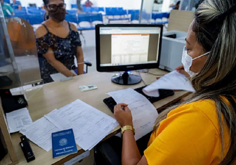 Semana começa com 44 oportunidades através do cadastro do Sine Municipal