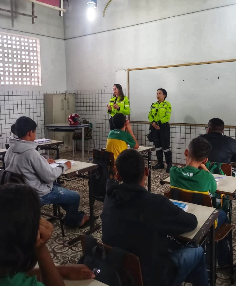 ​Agentes de Trânsito da STTP realizam palestras sobre boas práticas no trânsito