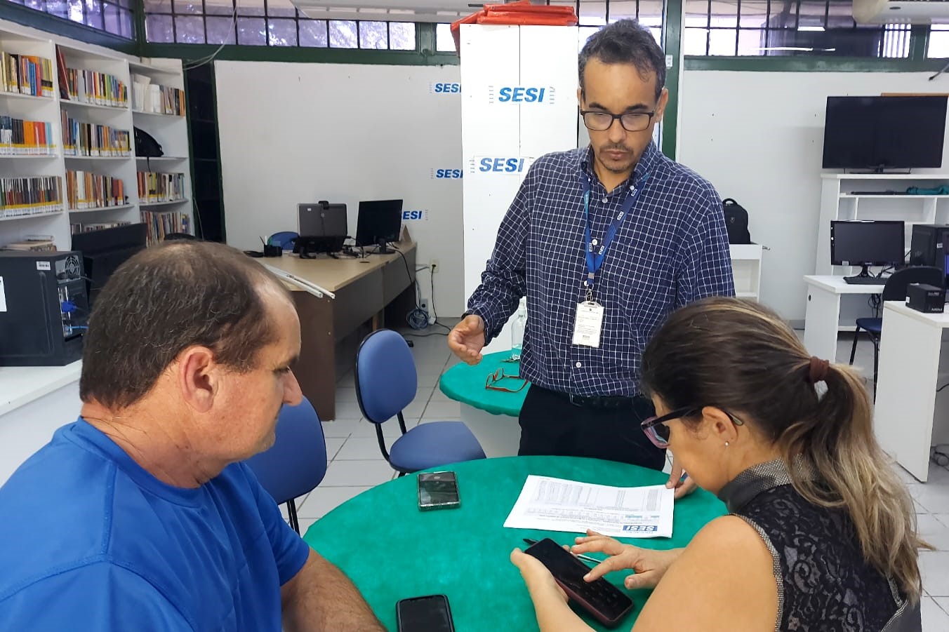 Artesã conclui os estudos através do EJA do SESI e se prepara para ingressar no curso de pedagogia