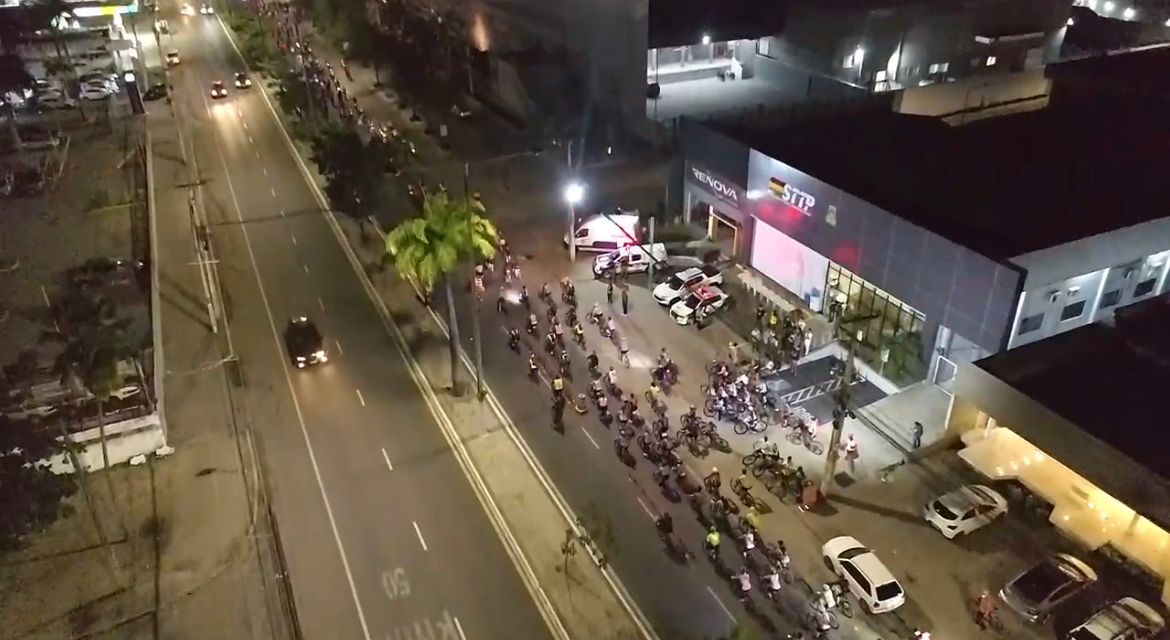 ​Mais de 400 ciclistas participam de Pedal Noturno promovido pela Prefeitura de Campina Grande