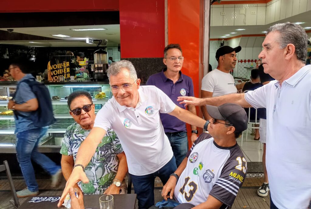 Arthur Bolinha fez campanha no Calçadão da Cardoso Vieira e na Praça da Bandeira