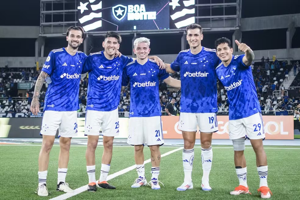 Cruzeiro se impõe diante do Botafogo, fica a cinco pontos do líder e mostra autoridade para returno