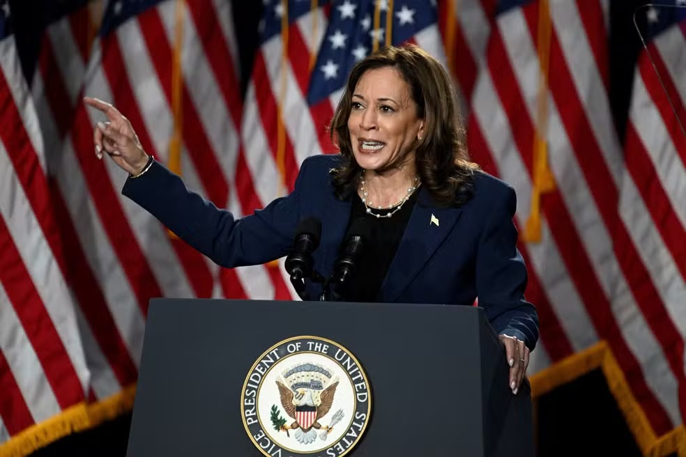 Kamala Harris fala que Trump será retrocesso e trata eleição como 'escolha entre liberdade e o caos'