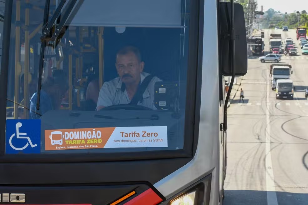 ​Tarifa zero em ônibus municipais passa a valer neste domingo na cidade de SP